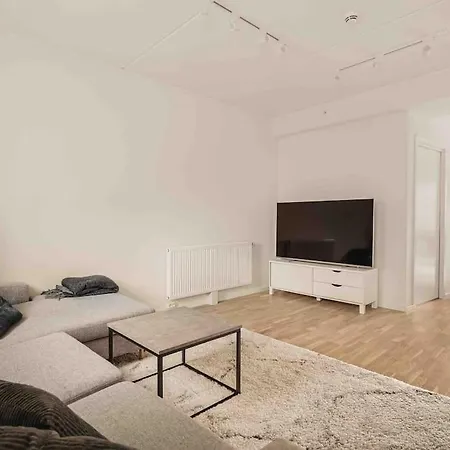 Cozy And Modern Centrally In Apartment