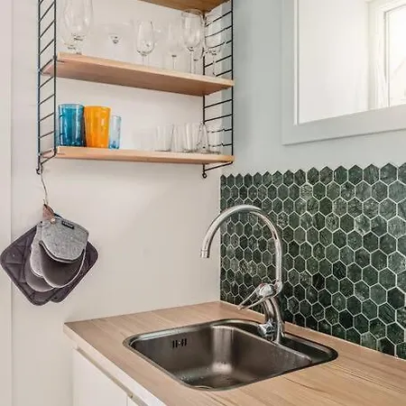 Cozy And Modern Centrally In Appartement